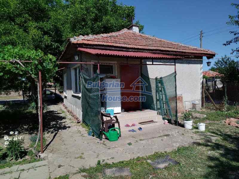 13561:37 - Едноетажна къща в село на 18 км от Стара Загора