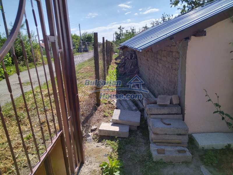 13561:65 - One storey house in good condition 18 km from Stara Zagora 