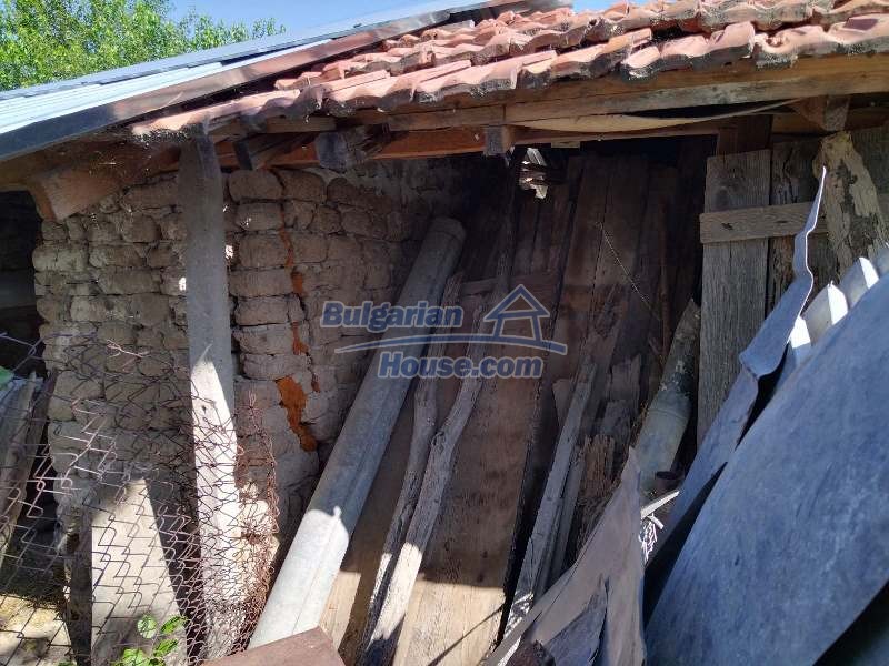 13561:59 - Едноетажна къща в село на 18 км от Стара Загора