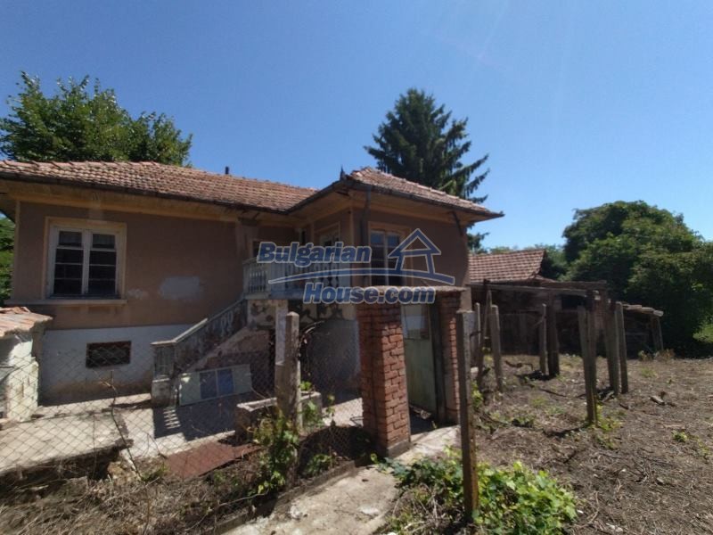 13564:4 - Cheap Bulgarian house 55km to Veliko Tranovo near  fishing lake