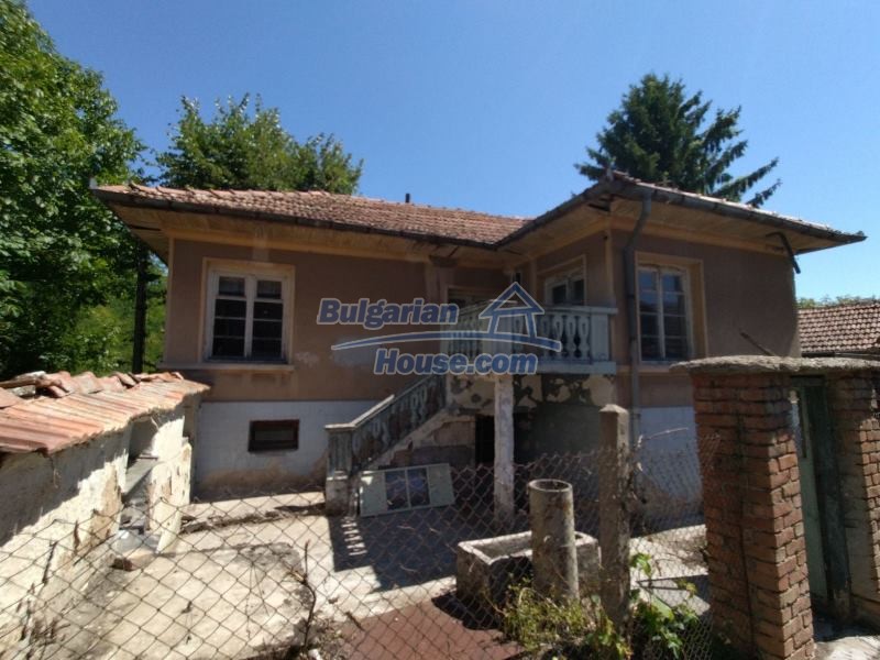 13564:7 - Cheap Bulgarian house 55km to Veliko Tranovo near  fishing lake