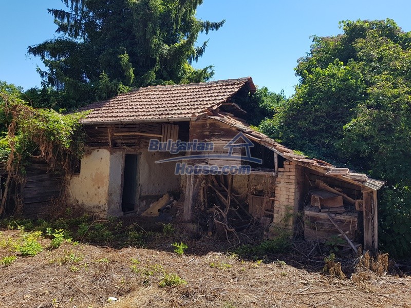 13564:47 - Cheap Bulgarian house 55km to Veliko Tranovo near  fishing lake