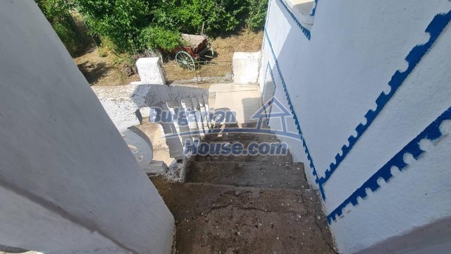 13572:47 - Two storey house for sale 20 km from Elhovo 