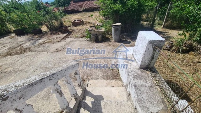 13572:49 - Two storey house for sale 20 km from Elhovo 