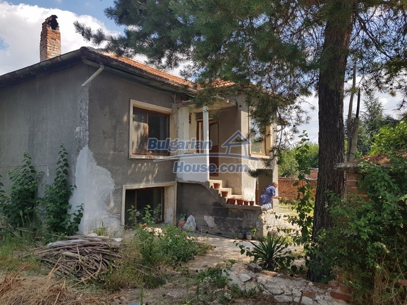 13583:28 - 2 - storey house 10 km from Chirpan and 50 km from Plovdiv