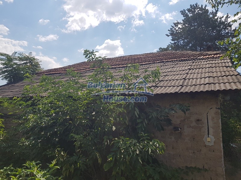 13583:35 - 2 - storey house 10 km from Chirpan and 50 km from Plovdiv
