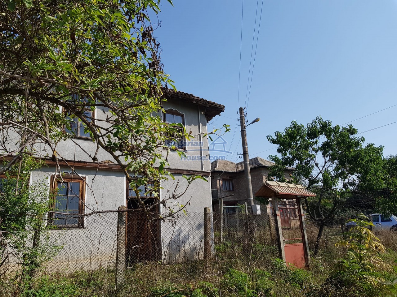 13597:6 - Two houses, big barn ,big garden , nice views 20 km from Popovo