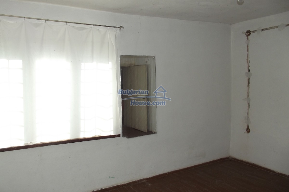9261:33 - Four bedroom Bulgarian house for sale in Vratsa region