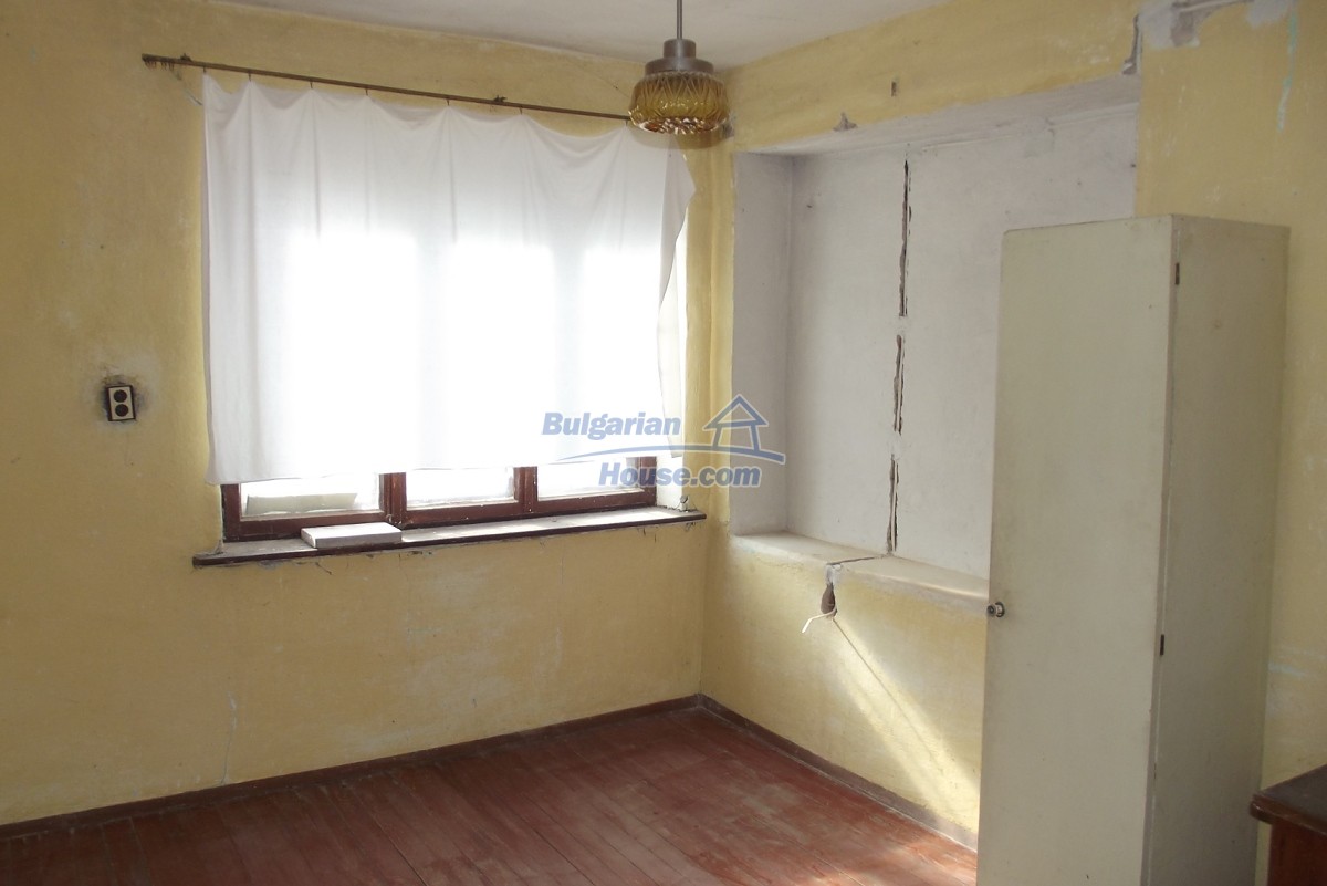 9261:38 - Four bedroom Bulgarian house for sale in Vratsa region