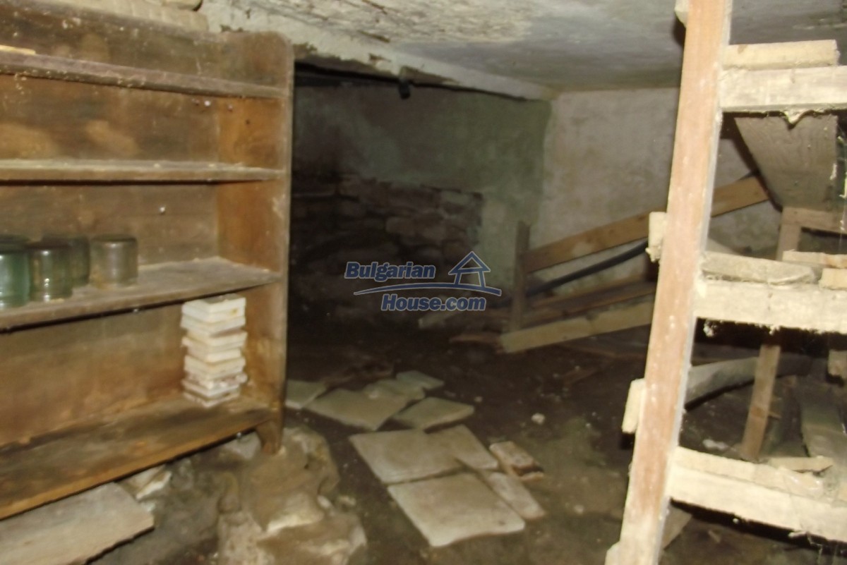 9261:44 - Four bedroom Bulgarian house for sale in Vratsa region