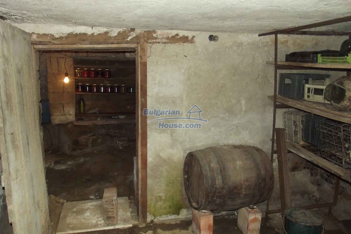 9261:49 - Four bedroom Bulgarian house for sale in Vratsa region