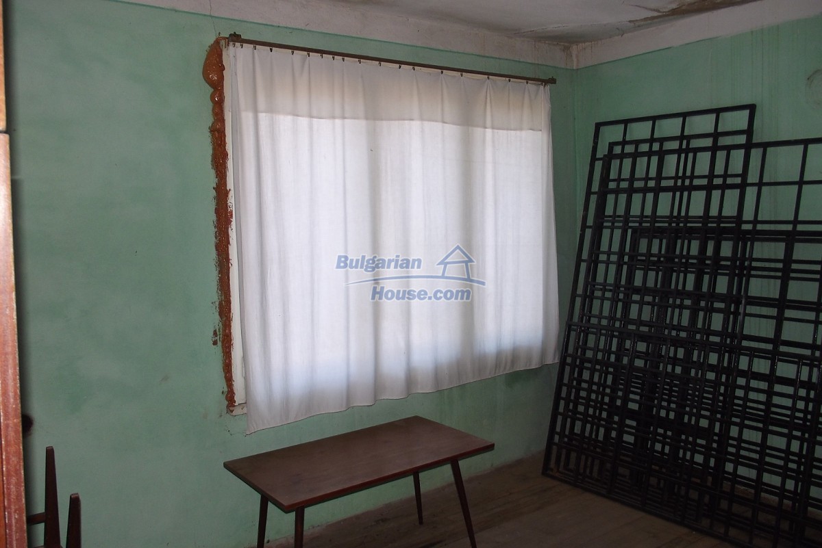 9261:52 - Four bedroom Bulgarian house for sale in Vratsa region