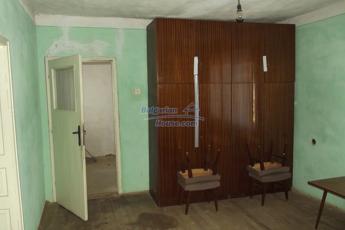 9261:54 - Four bedroom Bulgarian house for sale in Vratsa region