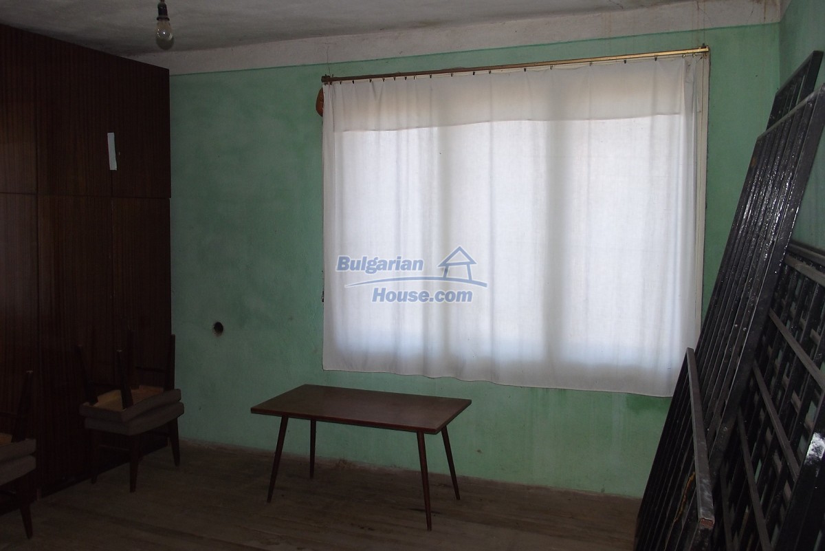 9261:55 - Four bedroom Bulgarian house for sale in Vratsa region