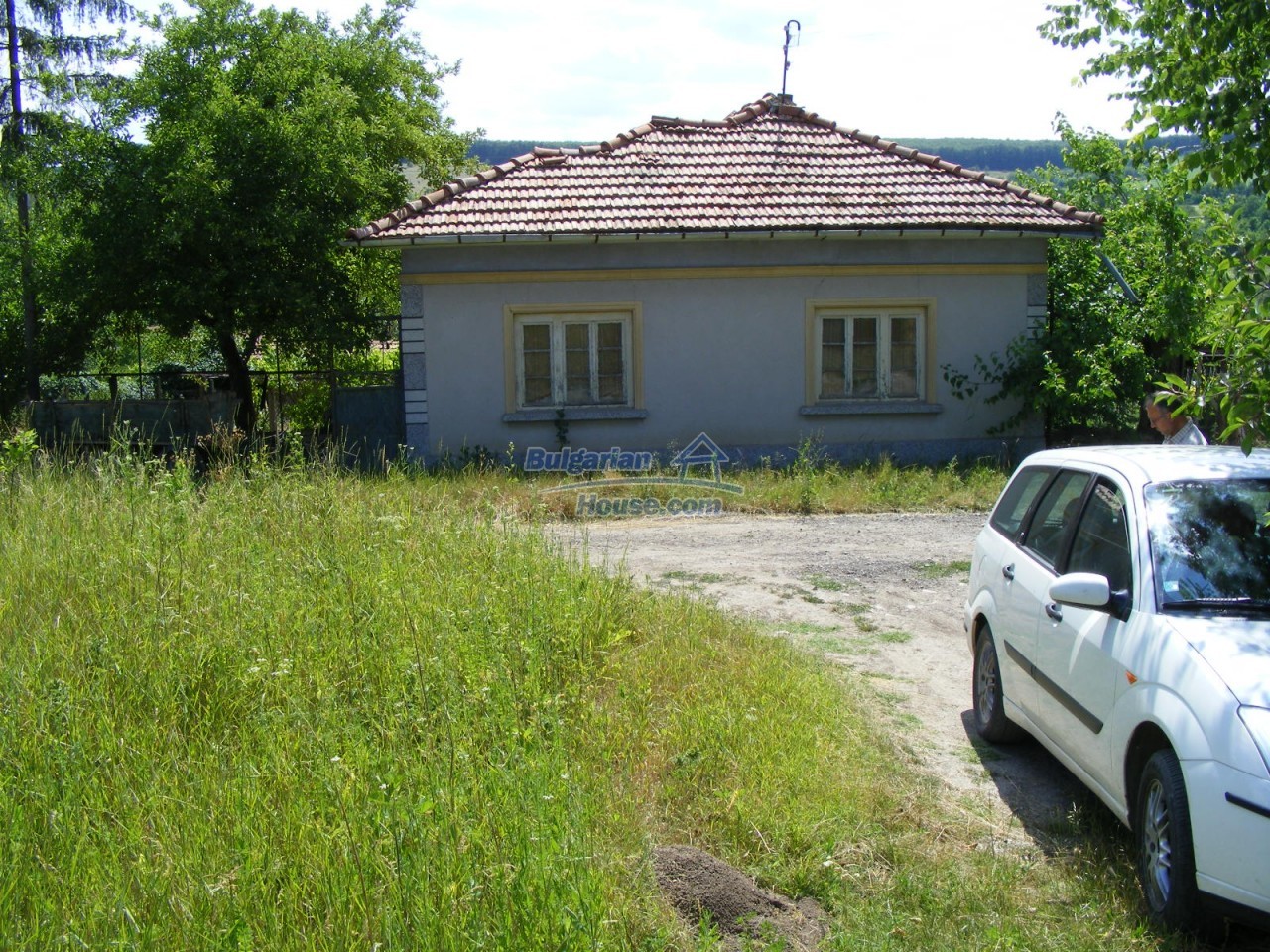13599:3 - Cheap and cozy Bulgarian property with nice views Veliko Tarnovo