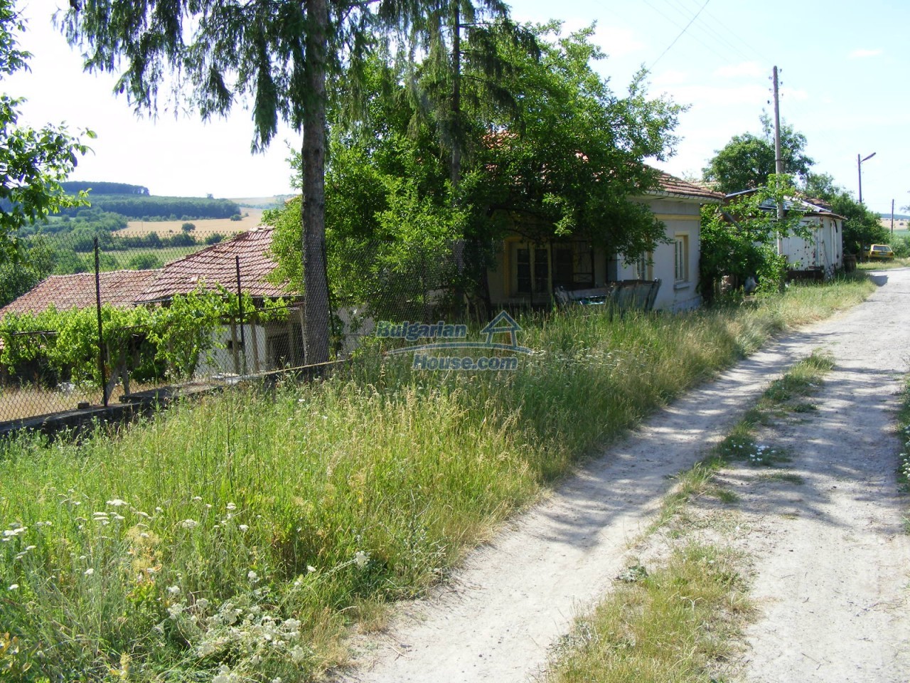 13599:7 - Cheap and cozy Bulgarian property with nice views Veliko Tarnovo