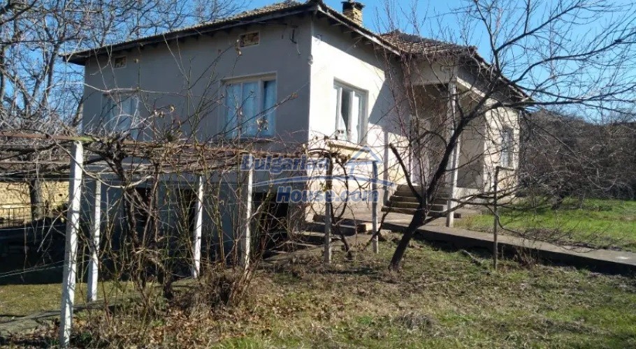 13604:1 - Nice rural house 27 km from Popovo and 40 km from Danube