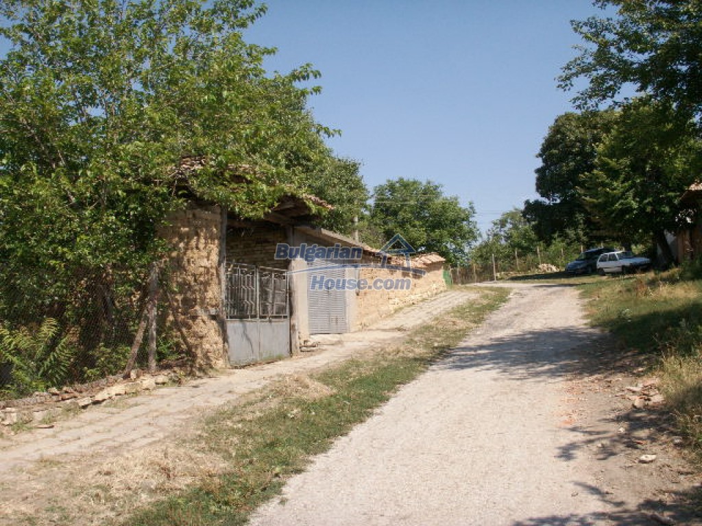 13605:3 - Bulgarian properties house in a lovely village not far to Danube