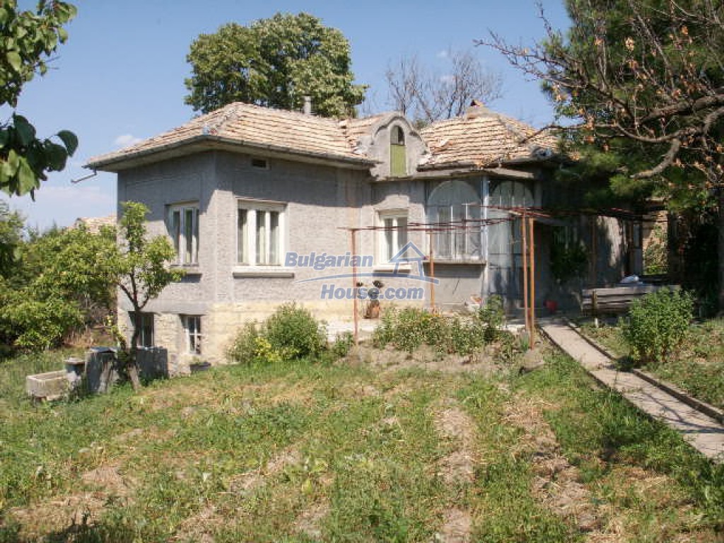 13605:10 - Bulgarian properties house in a lovely village not far to Danube