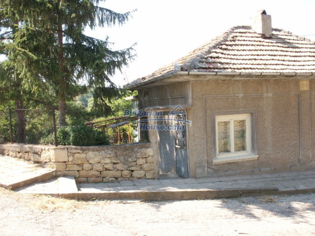 13605:23 - Bulgarian properties house in a lovely village not far to Danube