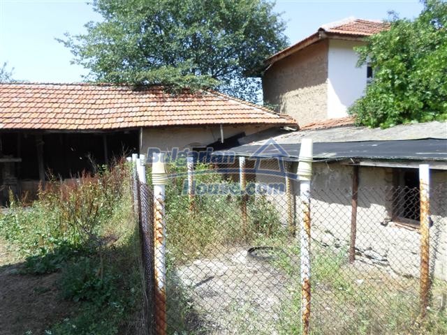 13617:15 - Rural house with a big garden 50 km to Turkish border Haskovo re