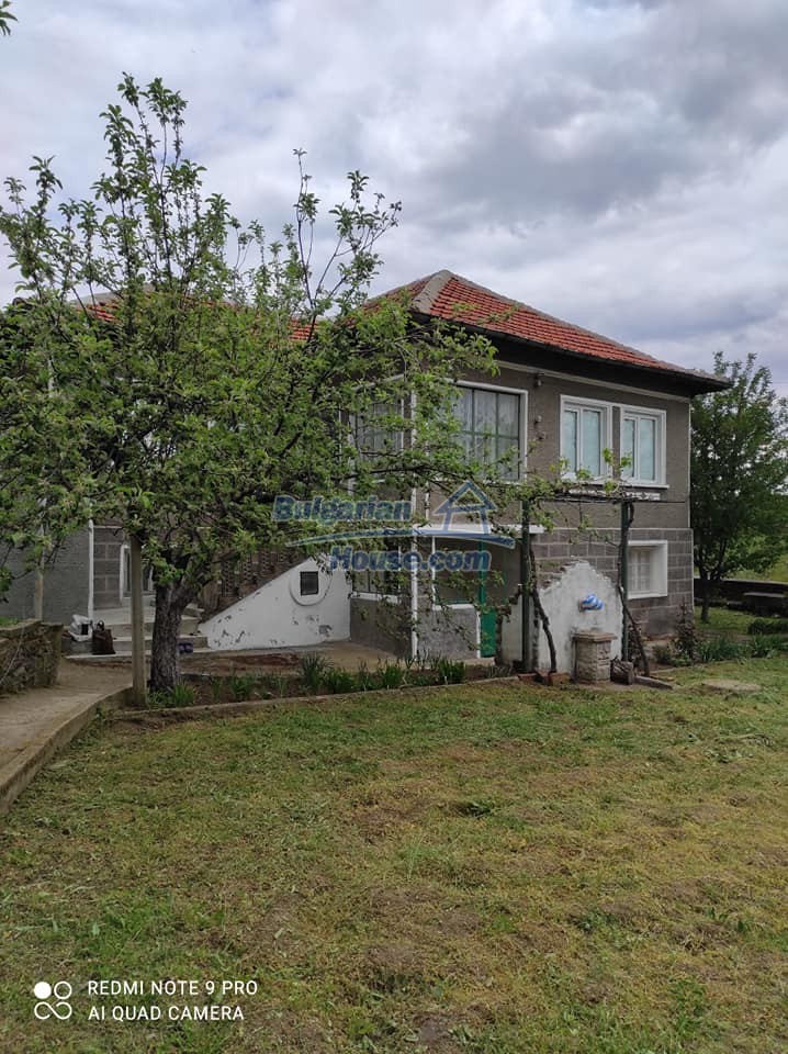13620:1 - House with a garden  in good condition 15 km from Harmanli