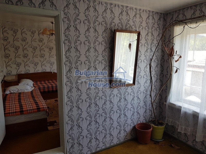 13631:24 - House with massive outbuilding garden and marvelous views Popovo