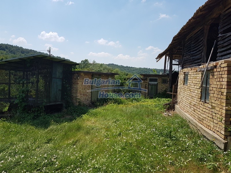 13631:43 - House with massive outbuilding garden and marvelous views Popovo