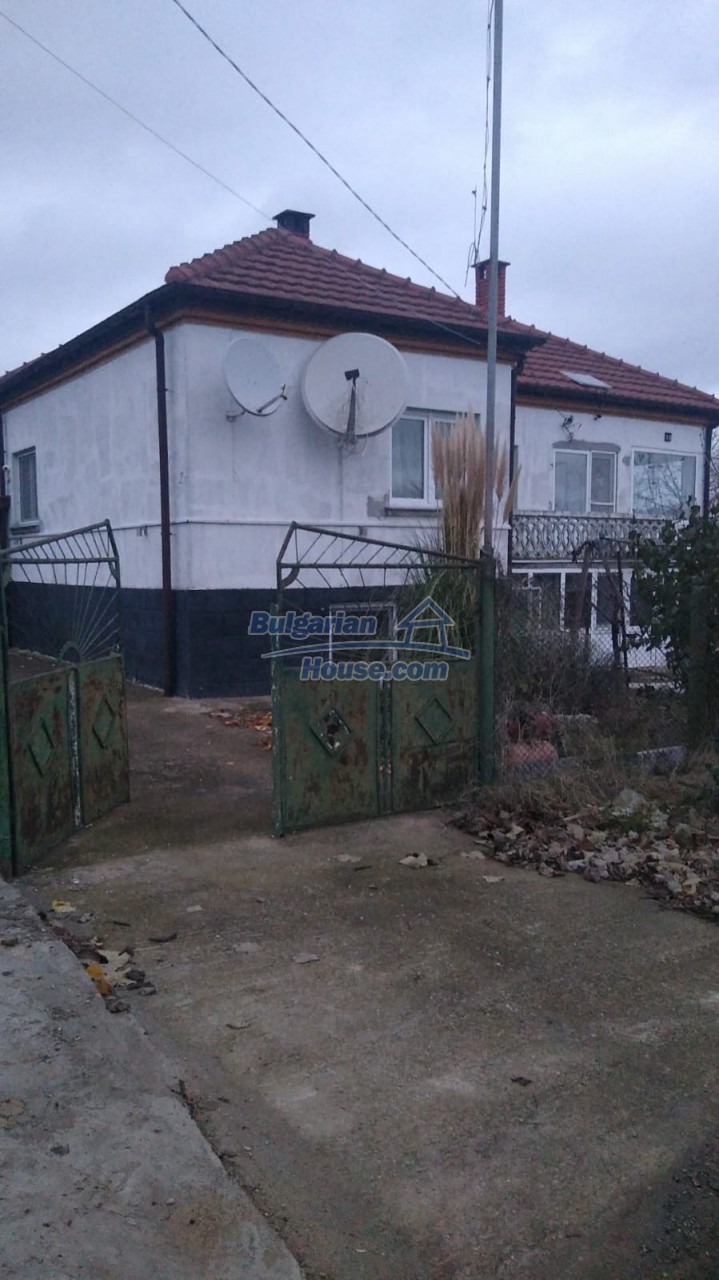 13629:22 - House for sale with a garage, hydrofoil next to KAVARNA