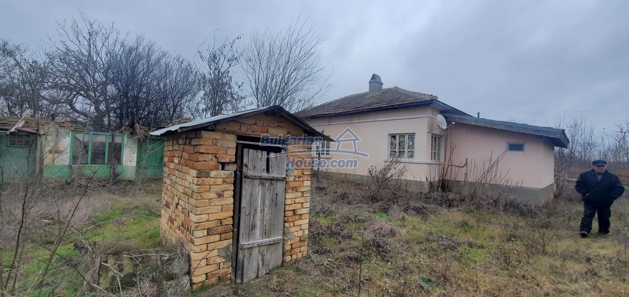 13439:16 - Cozy Bulgarian property ONLY 20 km to the sea ready to live in