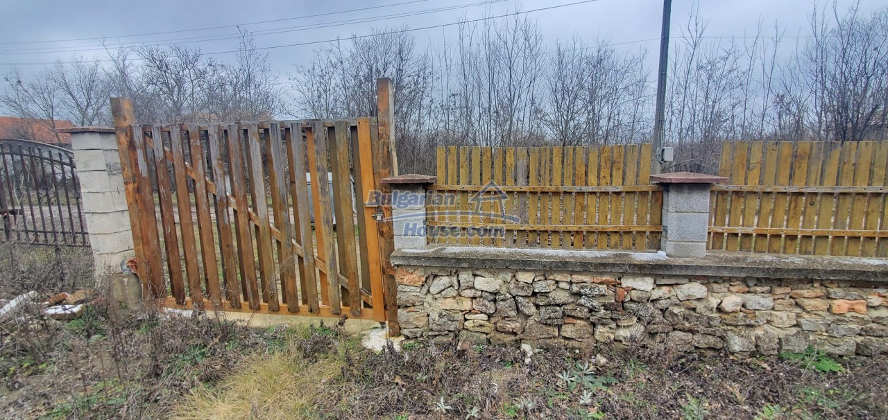 13439:29 - Cozy Bulgarian property ONLY 20 km to the sea ready to live in
