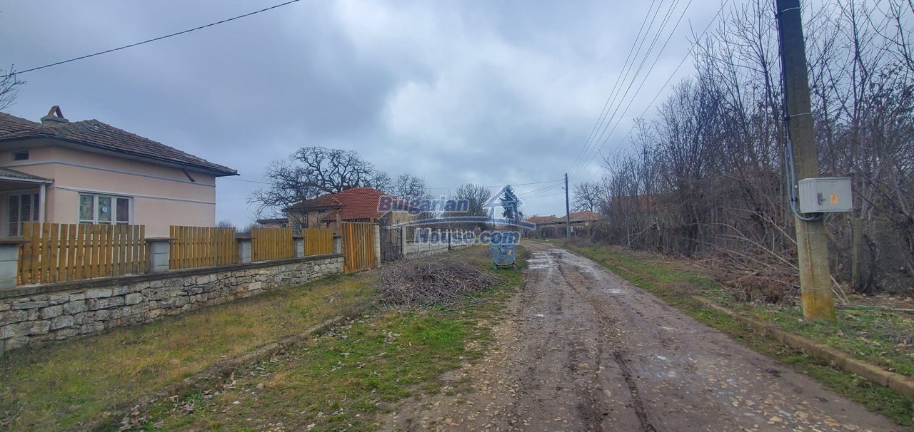 13439:34 - Cozy Bulgarian property ONLY 20 km to the sea ready to live in