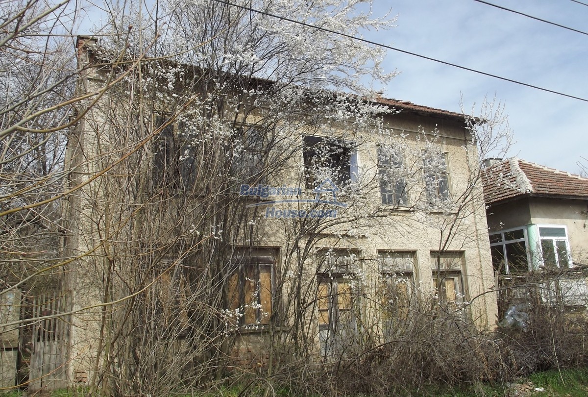 Houses / Villas for sale near Vratsa - 13844