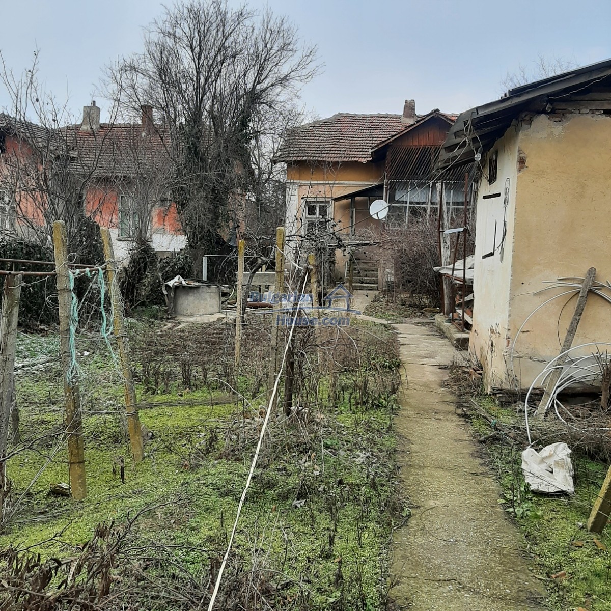 13850:38 - Village Bulgarian house for sale in Vratsa region close to park