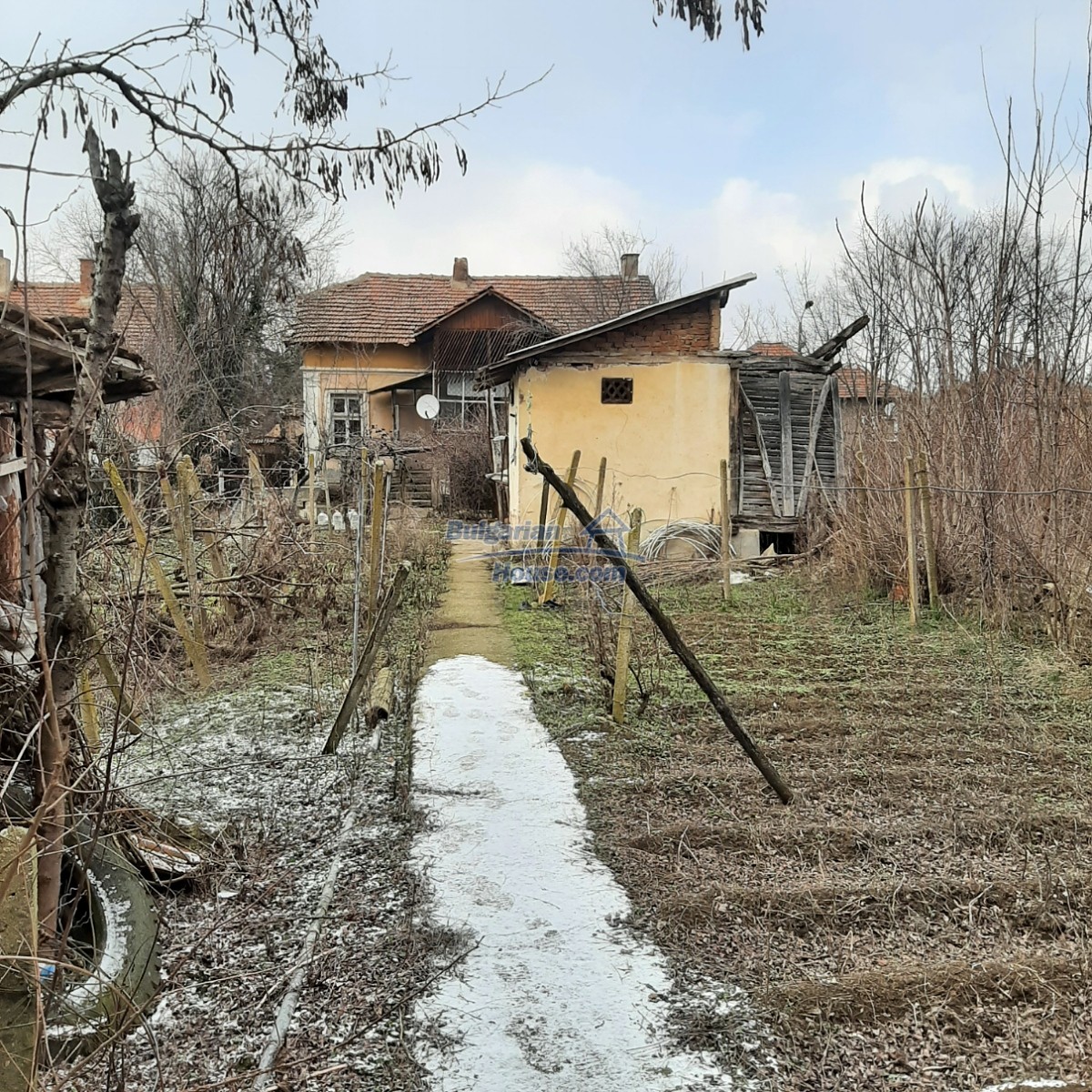 13850:42 - Village Bulgarian house for sale in Vratsa region close to park