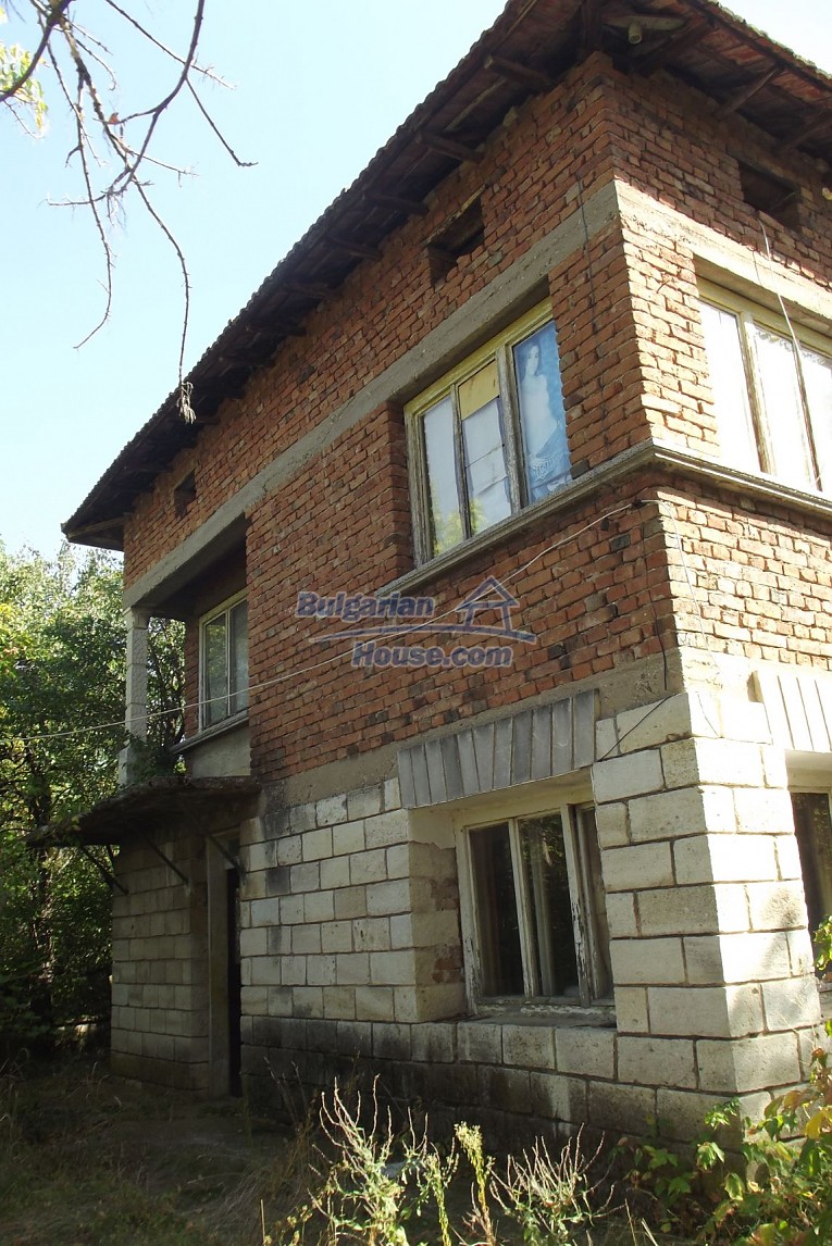 13853:4 - House for sale 20 km from Montana and  140 km from Sofia 
