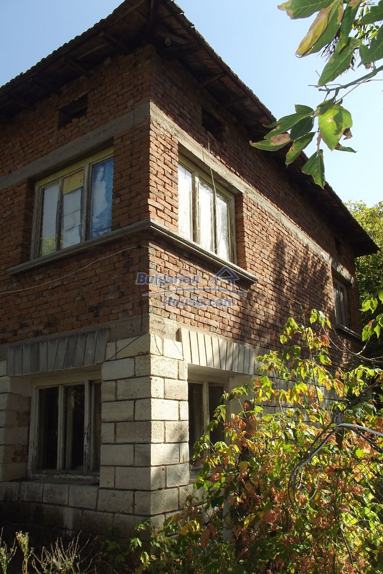 13853:5 - House for sale 20 km from Montana and  140 km from Sofia 