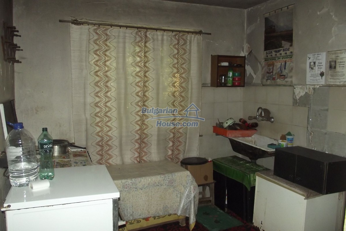 13853:11 - House for sale 20 km from Montana and  140 km from Sofia 