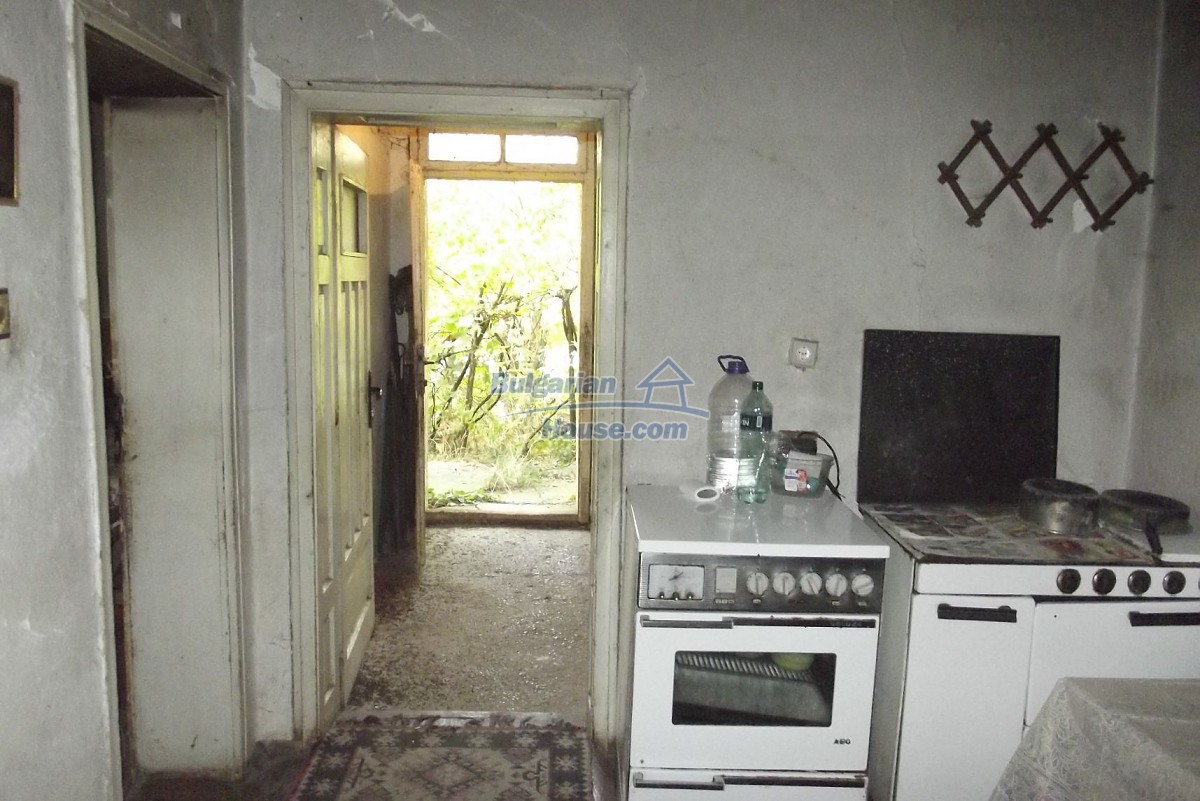 13853:21 - House for sale 20 km from Montana and  140 km from Sofia 