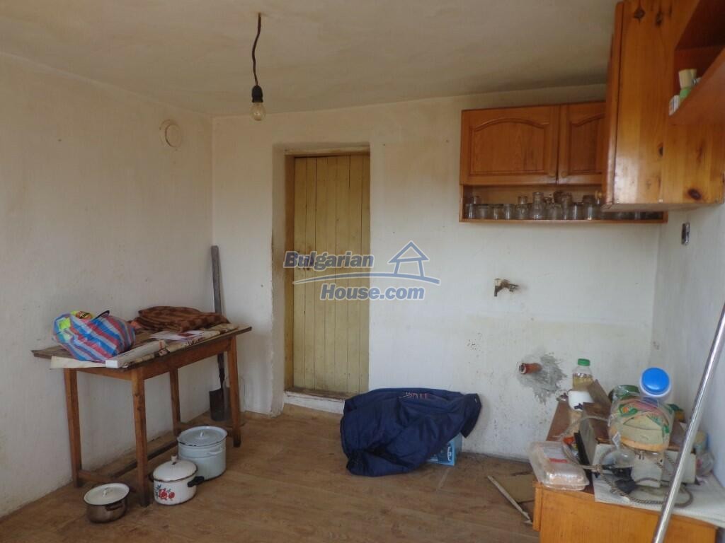13962:7 - GOOD INVESTMENT House with big garden and bungalow Elhovo area