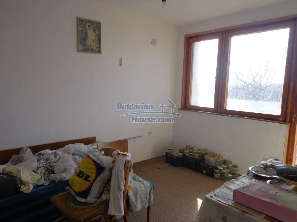 13962:23 - GOOD INVESTMENT House with big garden and bungalow Elhovo area