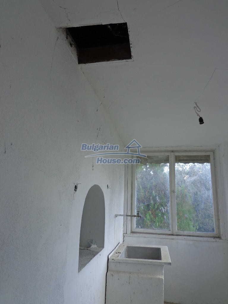 13974:25 - Bulgarian house 30 km from Burgas and the sea Sredets municipali