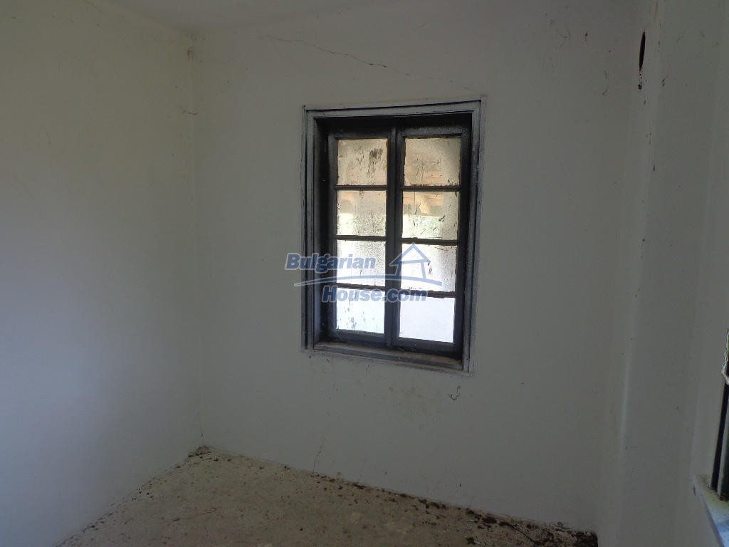 13974:37 - Bulgarian house 30 km from Burgas and the sea Sredets municipali