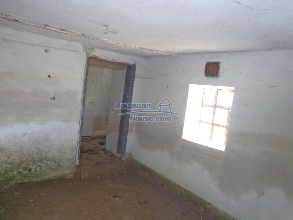 13974:44 - Bulgarian house 30 km from Burgas and the sea Sredets municipali