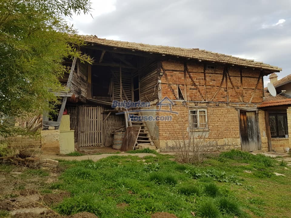 13980:48 - Rural Bulgarian house 200 m from forest ready to move in Popovo