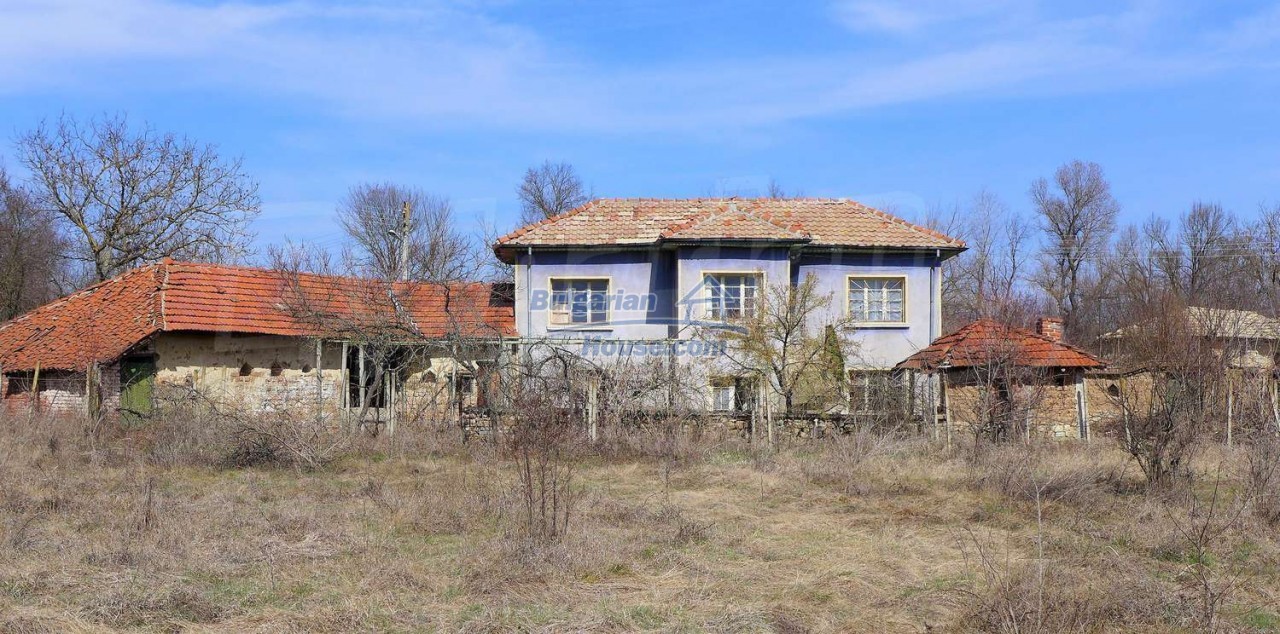 13929:1 - House between Plovdiv and Stara Zagora with 4950 sq.m garden
