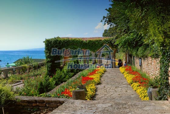 14004:28 - One-story furnished house with 3 bedrooms 5min. to Balchik