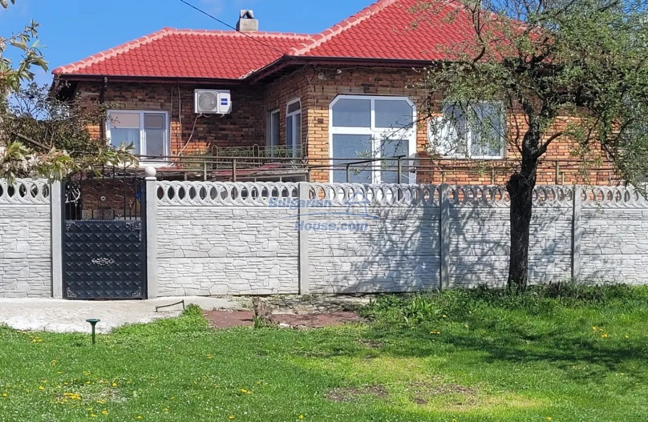 Houses / Villas for sale near Varna - 14022