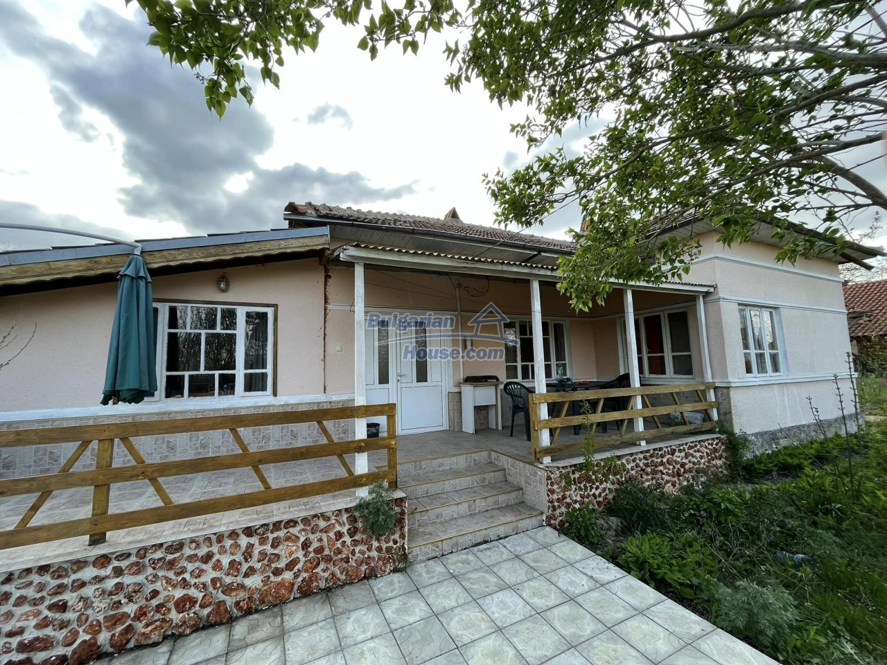 Houses / Villas for sale near Dobrich - 13439