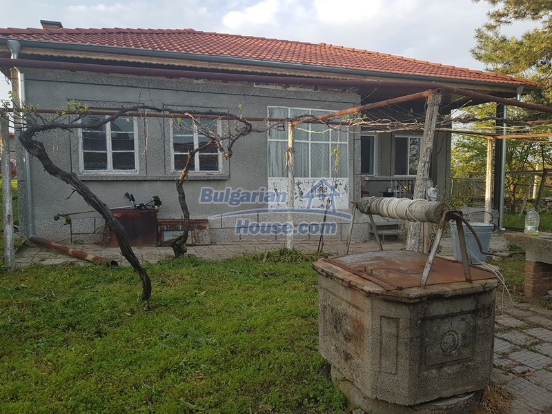 14040:2 - Rural Bulgarian property 46 km from Stara Zagora with big garden
